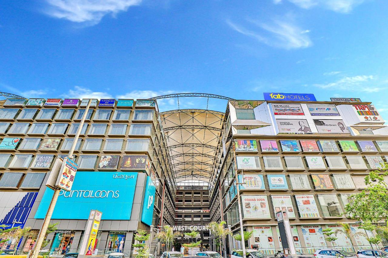 Fabhotel Parkland A Ahmedabad Exterior photo