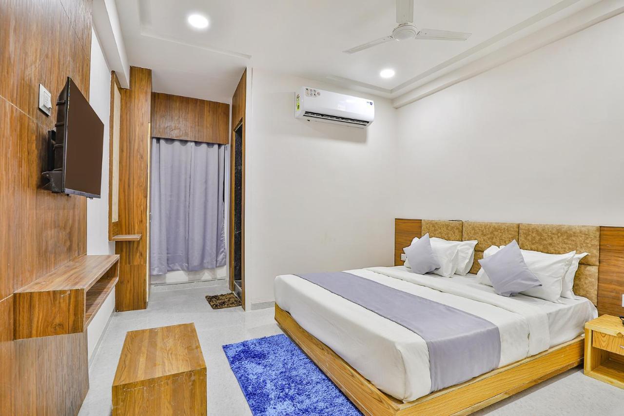 Fabhotel Parkland A Ahmedabad Exterior photo