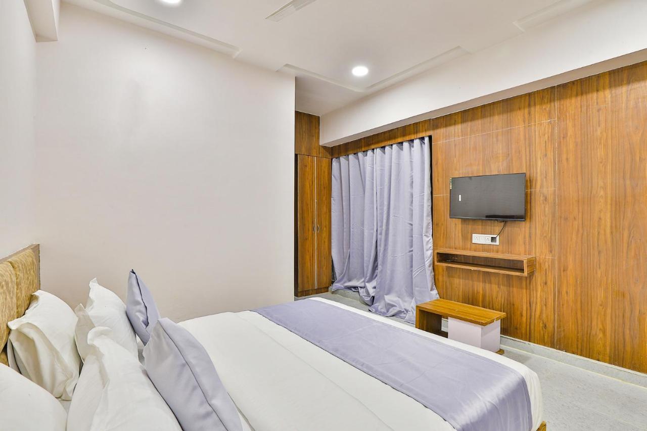 Fabhotel Parkland A Ahmedabad Exterior photo