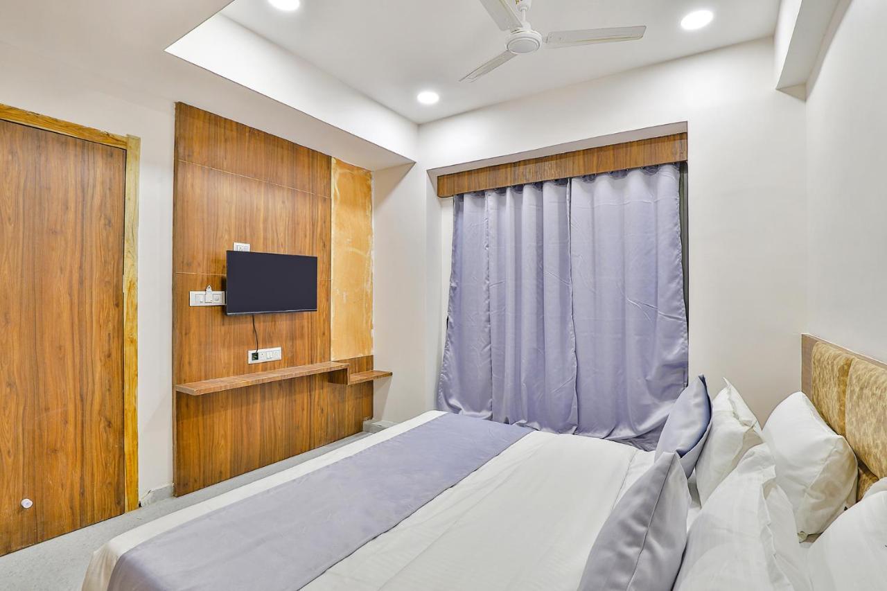 Fabhotel Parkland A Ahmedabad Exterior photo